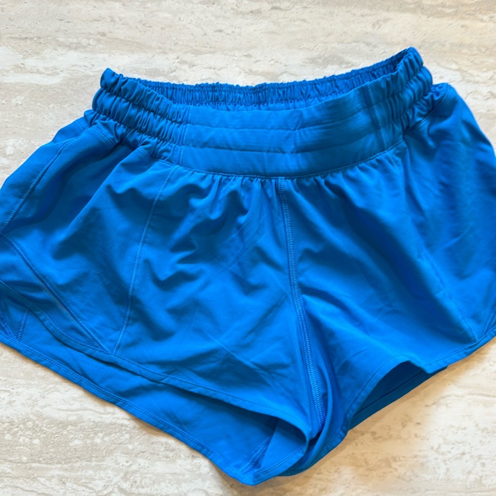 Lululemon Hotty Hot 2.5” shorts